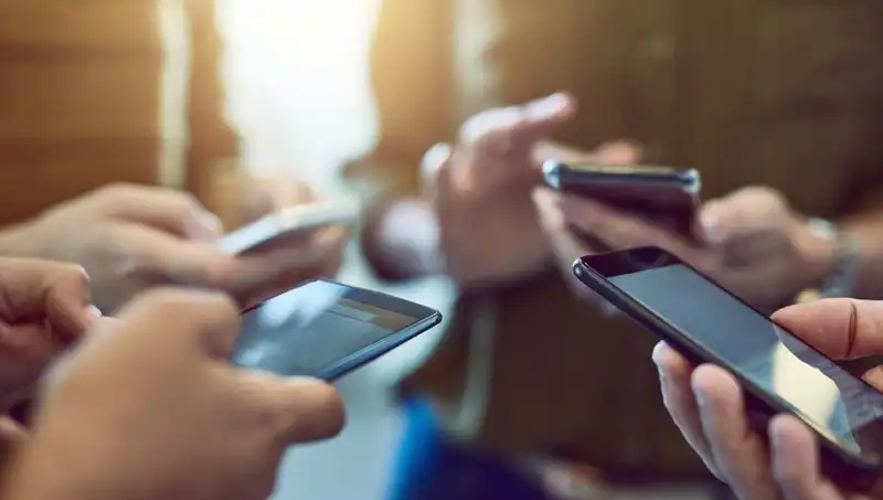 Uygun Fiyatlı Oppo A5 Pro 4G: Performansı ve Dayanıklılığı Bir Arada Sunuyor