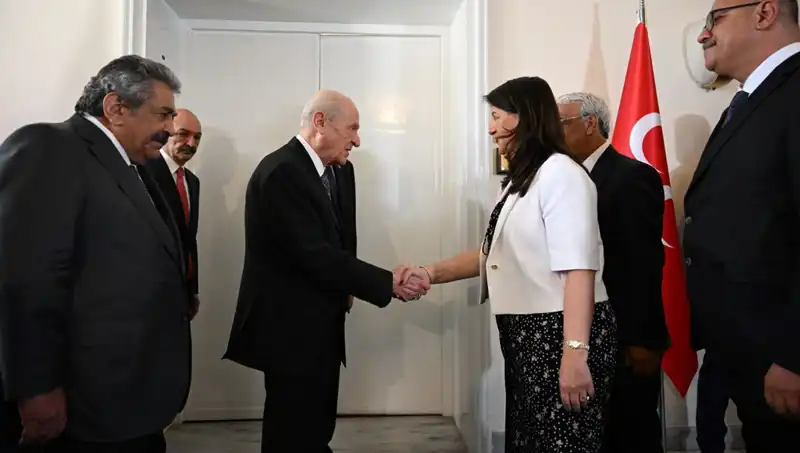 Bahçeli, DEM Parti Heyetini Kabul Ederek Siyasi Stratejilerini Gözden Geçirdi