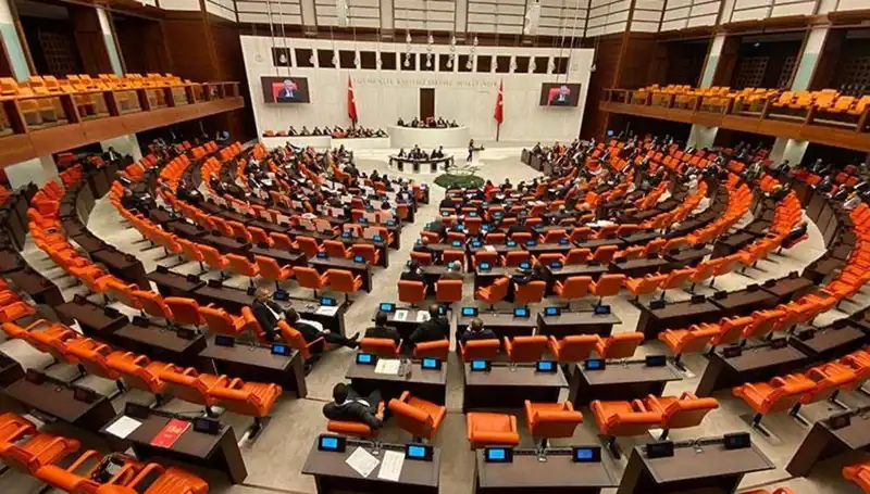 Emekli İkramiyesinde Tarihi Artış: TBMM İlk 4 Maddeyi Kabul Etti!