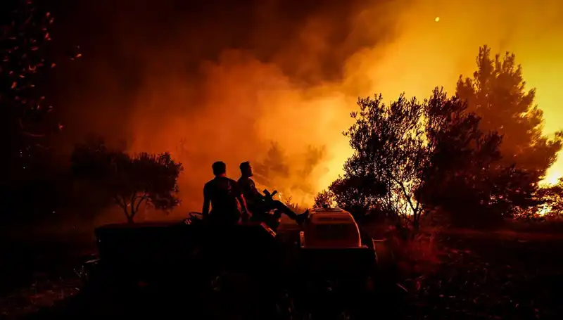 Çanakkale'de Orman Yangını Büyüdü: 785 Kişi Tahliye Edildi
