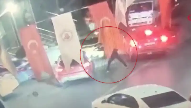 Otomobilden Yükselen Kurşun Yağmuru: Genç Hayatını Kaybetti