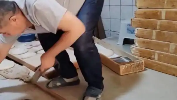 Pide Tezgahına Terlikle Basan İşletmelere 105 Bin TL Ceza Uygulandı